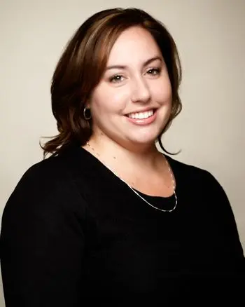 Sara Rutchena Headshot