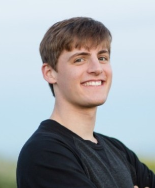 Jonas Rapport Headshot